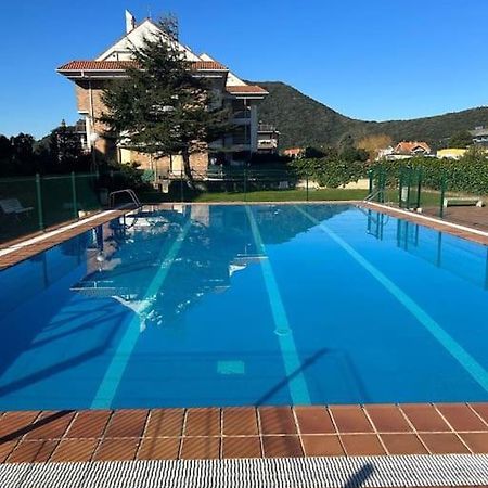 Playa De Berria -Apartamento Con Piscina Y Vistas Al Mar Santoña Εξωτερικό φωτογραφία