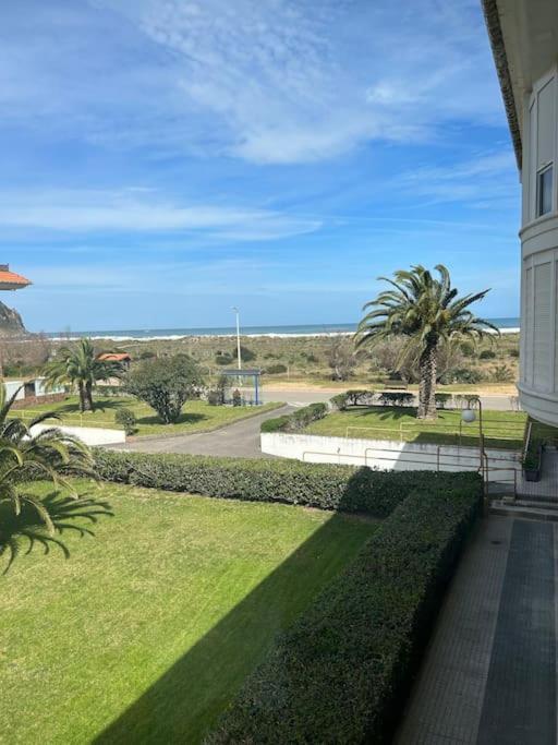 Playa De Berria -Apartamento Con Piscina Y Vistas Al Mar Santoña Εξωτερικό φωτογραφία