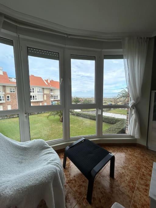 Playa De Berria -Apartamento Con Piscina Y Vistas Al Mar Santoña Εξωτερικό φωτογραφία