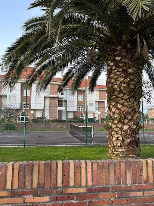 Playa De Berria -Apartamento Con Piscina Y Vistas Al Mar Santoña Εξωτερικό φωτογραφία